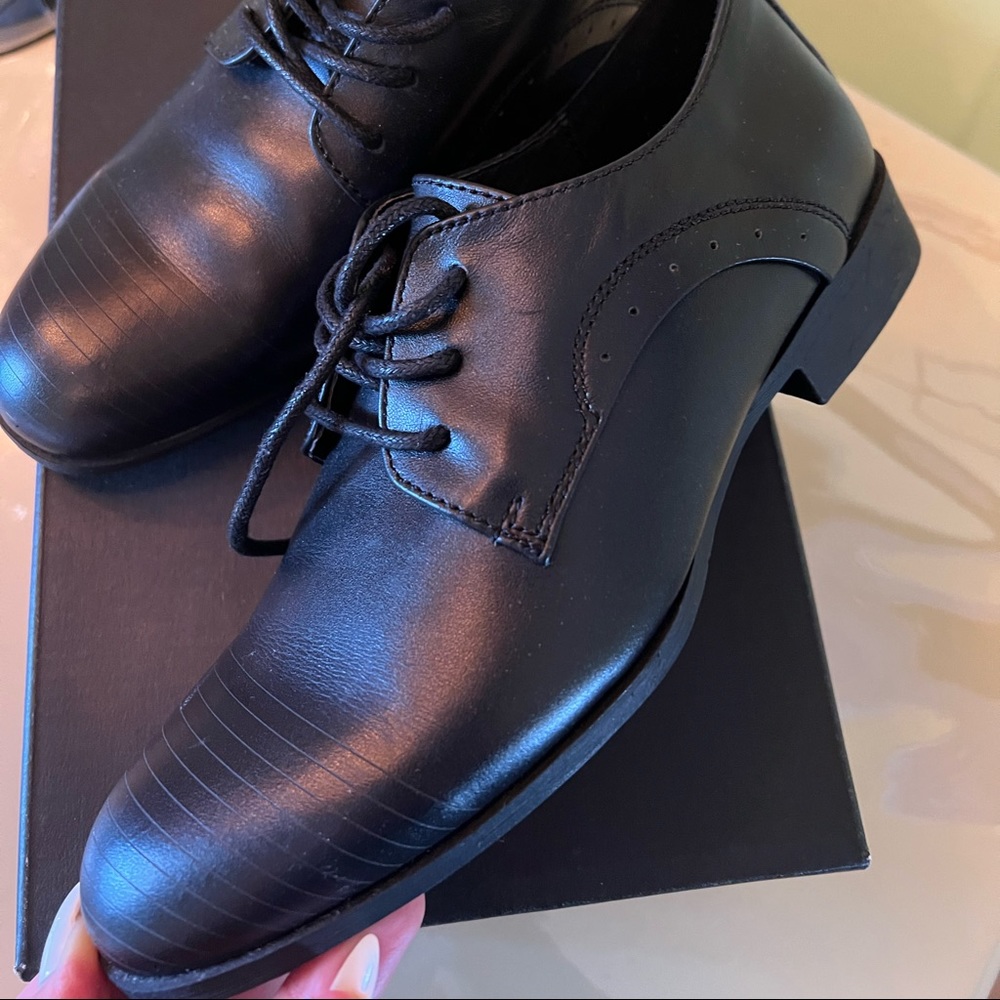 Kenneth Cole boys dress shoes